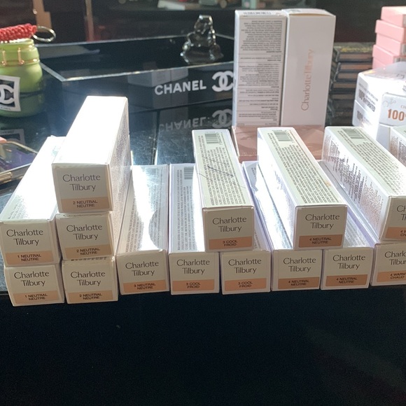 Charlotte Tilbury CHARLOTTE'S BEAUTIFUL SKIN FOUNDATION 1-2-3-4-5-6-7-8-9 - Picture 10 of 12